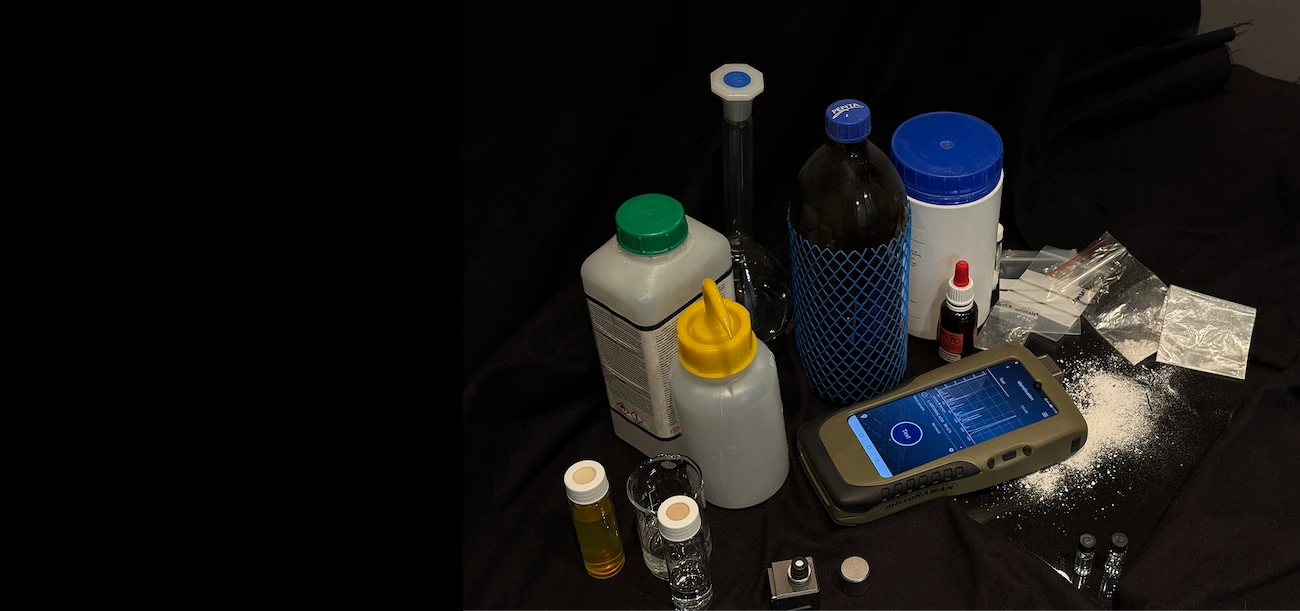 microRAMAN identifying More Than 24 000 Chemical Compounds
