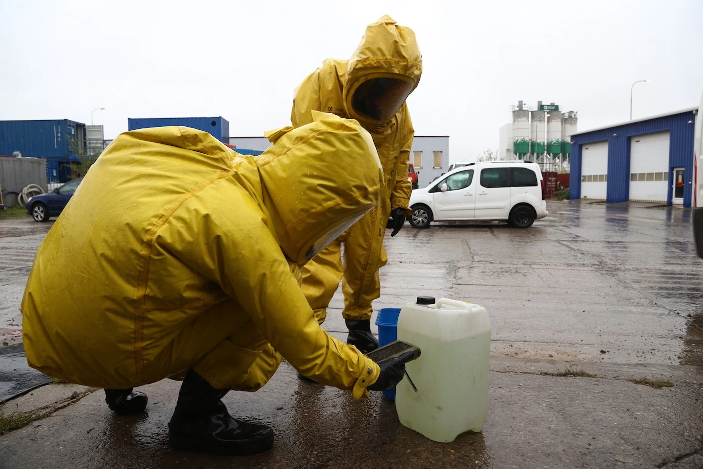 Fire Brigade on Duty Uses Fast, Compact and Sensitive microRAMAN Identifier